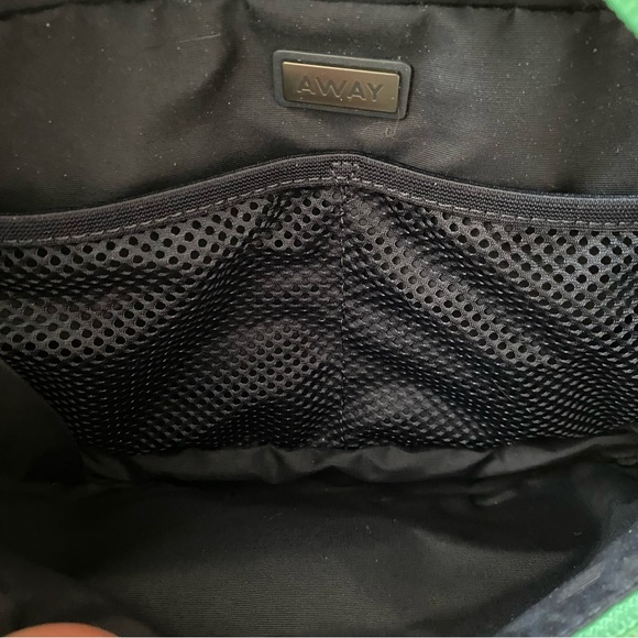 Away Aura collection The Everywhere sling bag - Picture 5 of 9